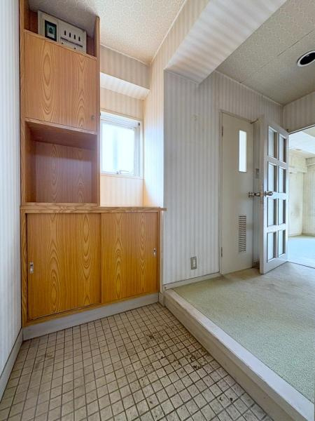 エスペランサ鴨居の玄関