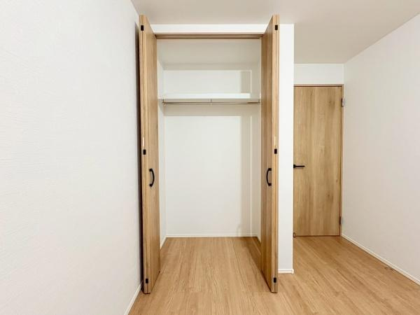 川崎市高津区東野川１丁目の中古一戸建の収納|全部屋に収納があります！ご家族の思い出の物も大事に保管できます！