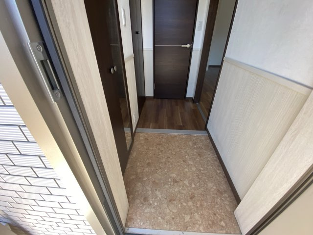 マノワール堂本IIの玄関
