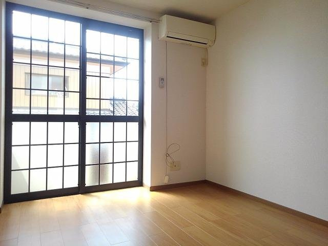 カーサエテルノＡの居間・リビング