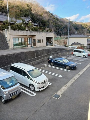ソレイユ１番館の駐車場