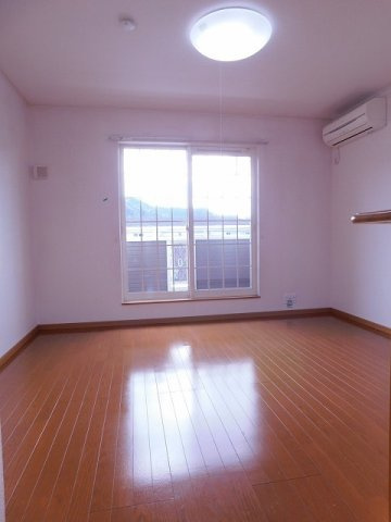 リジェール　プラースＢの居間・リビング