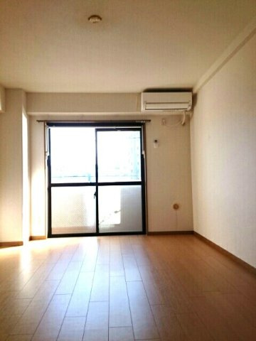 リヴィエ－ル小松原