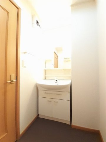 サンリット　ヴィラの洗面所|忙しい朝には欠かせない洗面所です