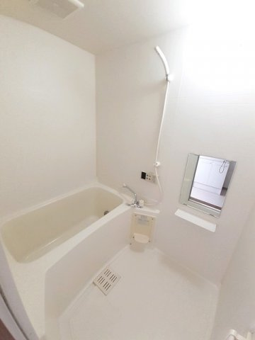 プリムローズヒルの浴室|日々の暮らしに欠かせないお風呂です