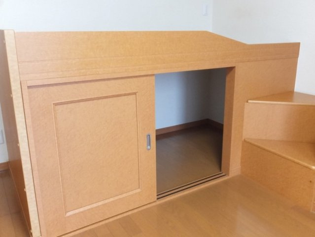 レオパレスＡｎｇｅの寝室|落ち着いた色調の寝室です