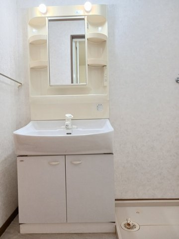 ソレアード立川Ⅰの洗面所|コンパクトで使いやすい洗面所