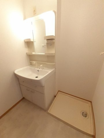 メリディオ　Ⅰ番館の洗面所|広い洗面スペース