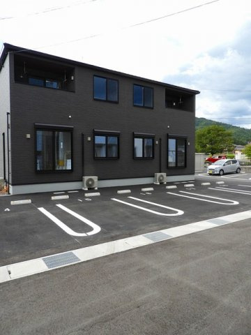 カーサ・グランデ　Ｃの駐車場|駐車場に車を止められます