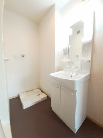 ラブリーヒルズの洗面所|コンパクトで使いやすい洗面所