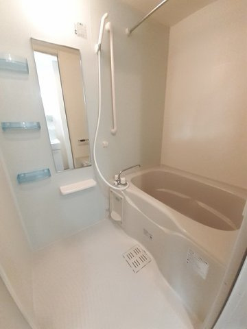 ラブリーヒルズの浴室|落ち着いた空間のお風呂です