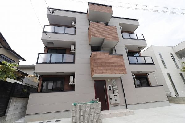 福岡市城南区干隈１丁目のアパート