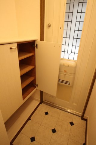 セシル豊浜の玄関