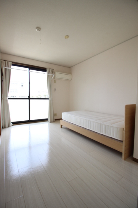 セシル豊浜の洋室