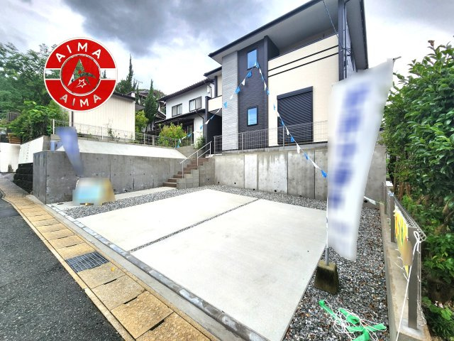 那珂川市片縄西5丁目第3-1棟（1号棟）の外観|広々した駐車場です。