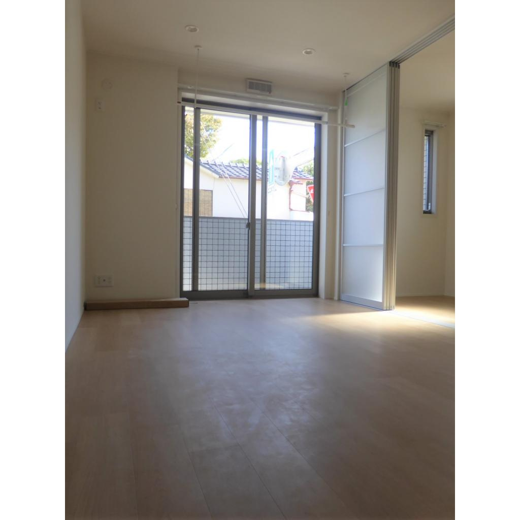 サンパーク大濠の居間・リビング|こちらのリビングで趣味の時間をお楽しみください