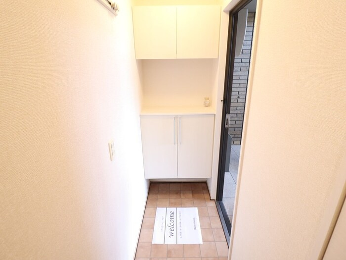 カハラ　Ｂの玄関|収納もある玄関です