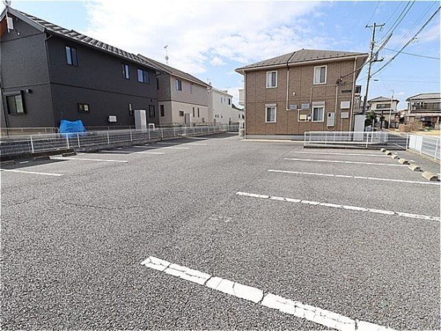 カハラ　Ｂの駐車場|駐車場があります