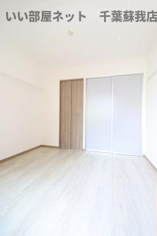 ファーストレジデンスおゆみ野の寝室|開放的な寝室です