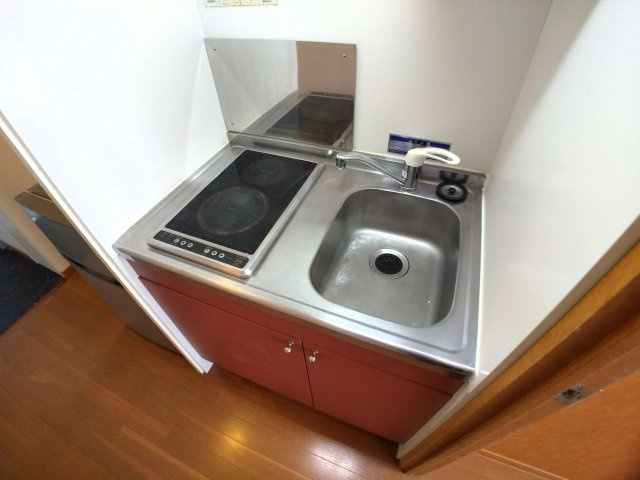 レオパレス外環富田林Ⅱのキッチン|一人暮らしにピッタリの機能的なシンク