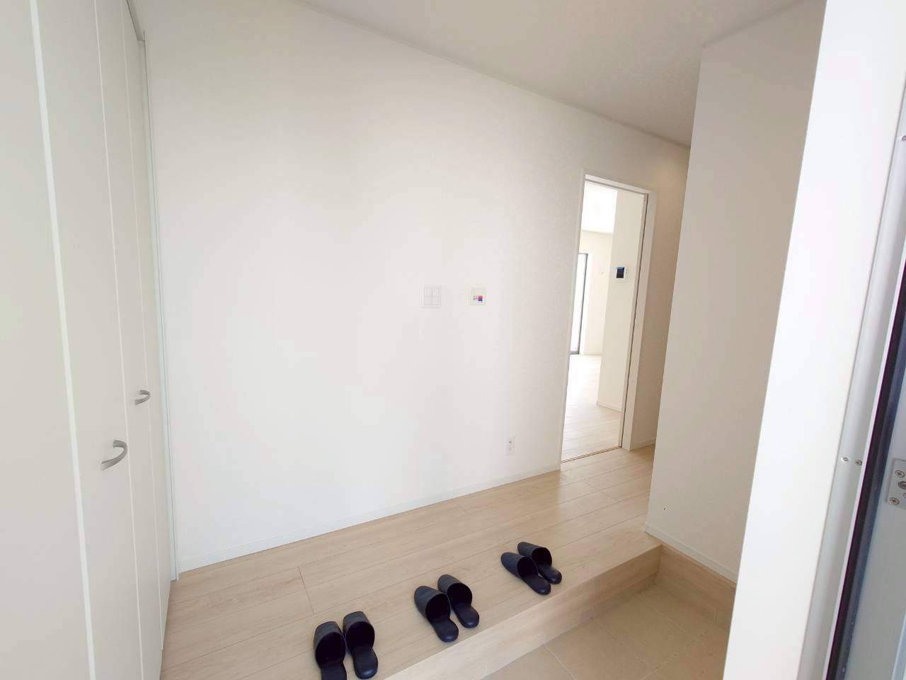 ♥♥うるま市与那城屋慶名第6-2号棟（全4棟）の玄関|玄関です