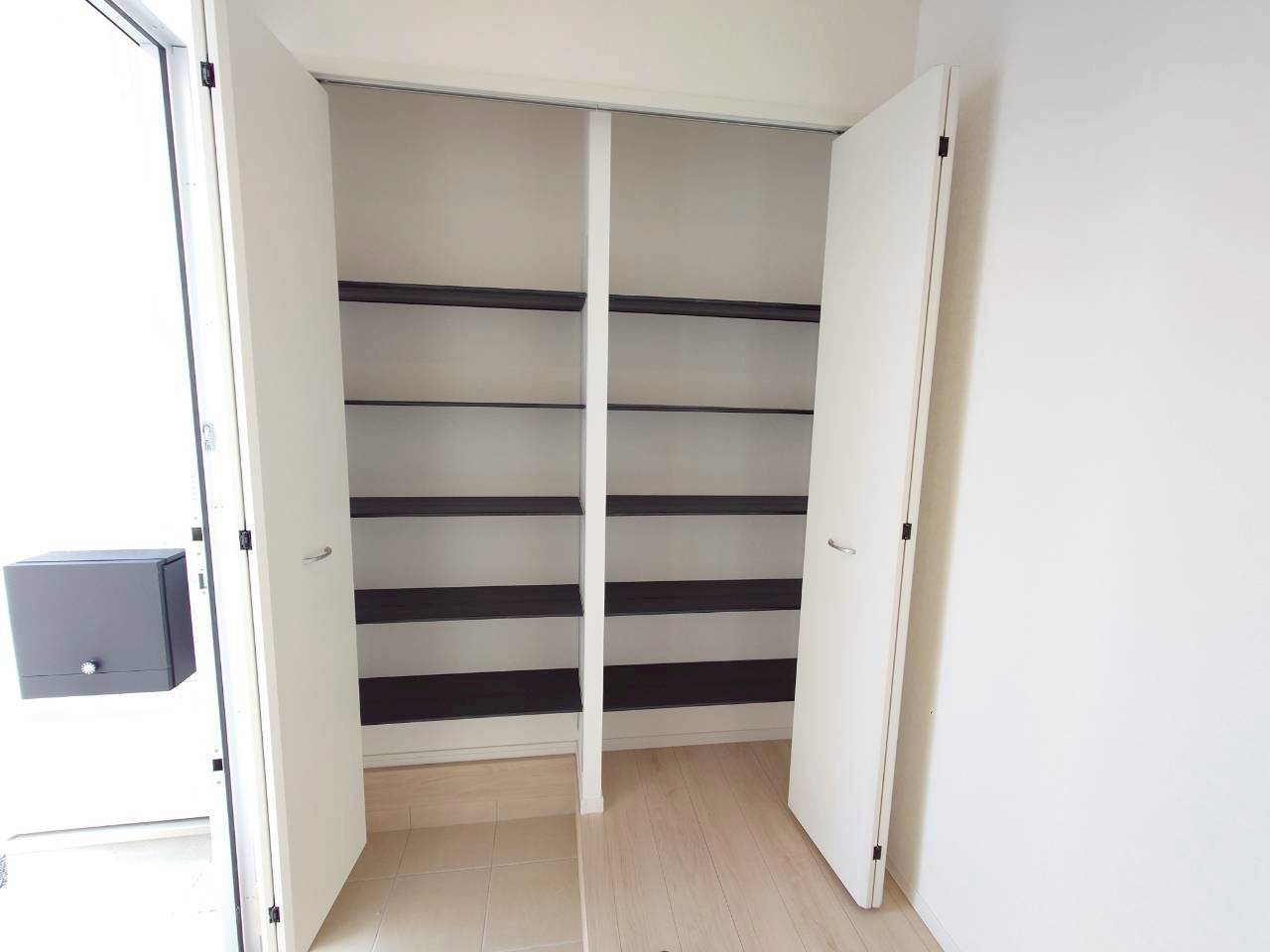 ♥♥うるま市与那城屋慶名第6-2号棟（全4棟）の収納|小物を収納するのに便利です