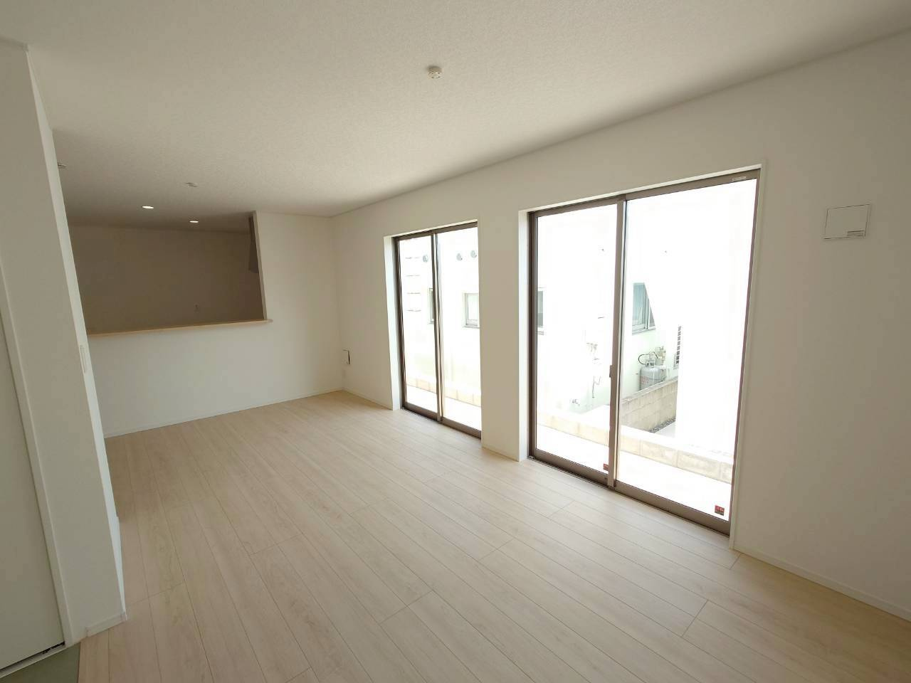 ♥♥うるま市与那城屋慶名第6-2号棟（全4棟）の居間・リビング|使いやすいリビングです