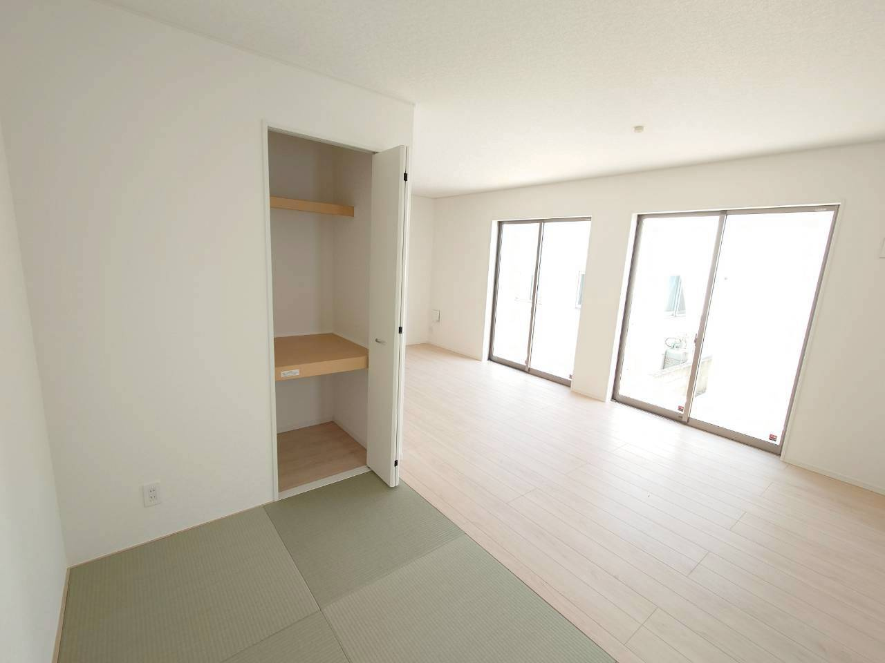 ♥♥うるま市与那城屋慶名第6-2号棟（全4棟）の和室|フローリングだけでなく、和室もあります