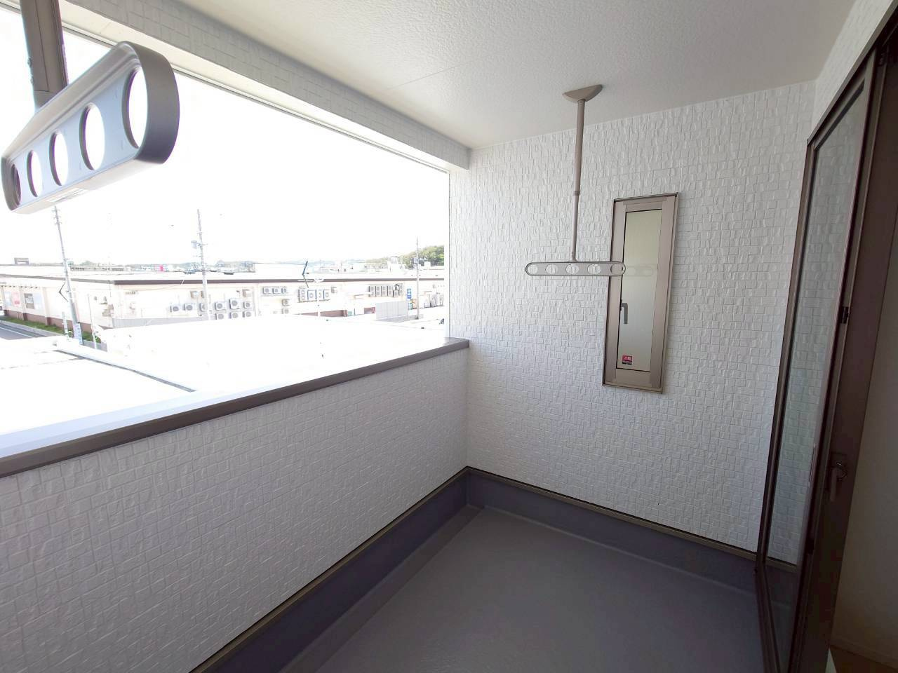 ♥♥うるま市与那城屋慶名第6-2号棟（全4棟）のバルコニー|開放的で明るい空間を演出してくれるバルコニーです