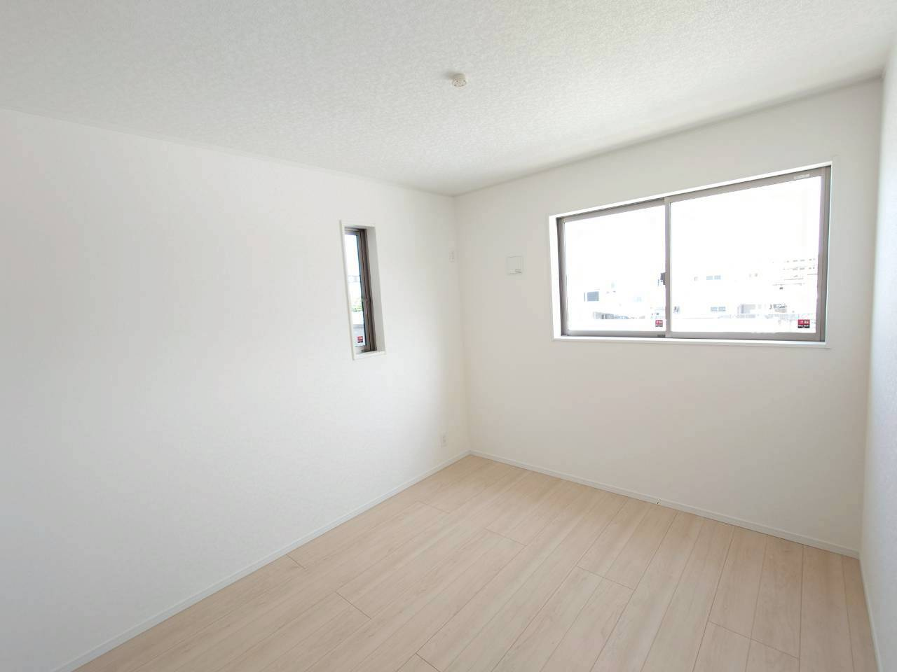 ♥♥うるま市与那城屋慶名第6-2号棟（全4棟）の洋室|個人の部屋や寝室として使える洋室です