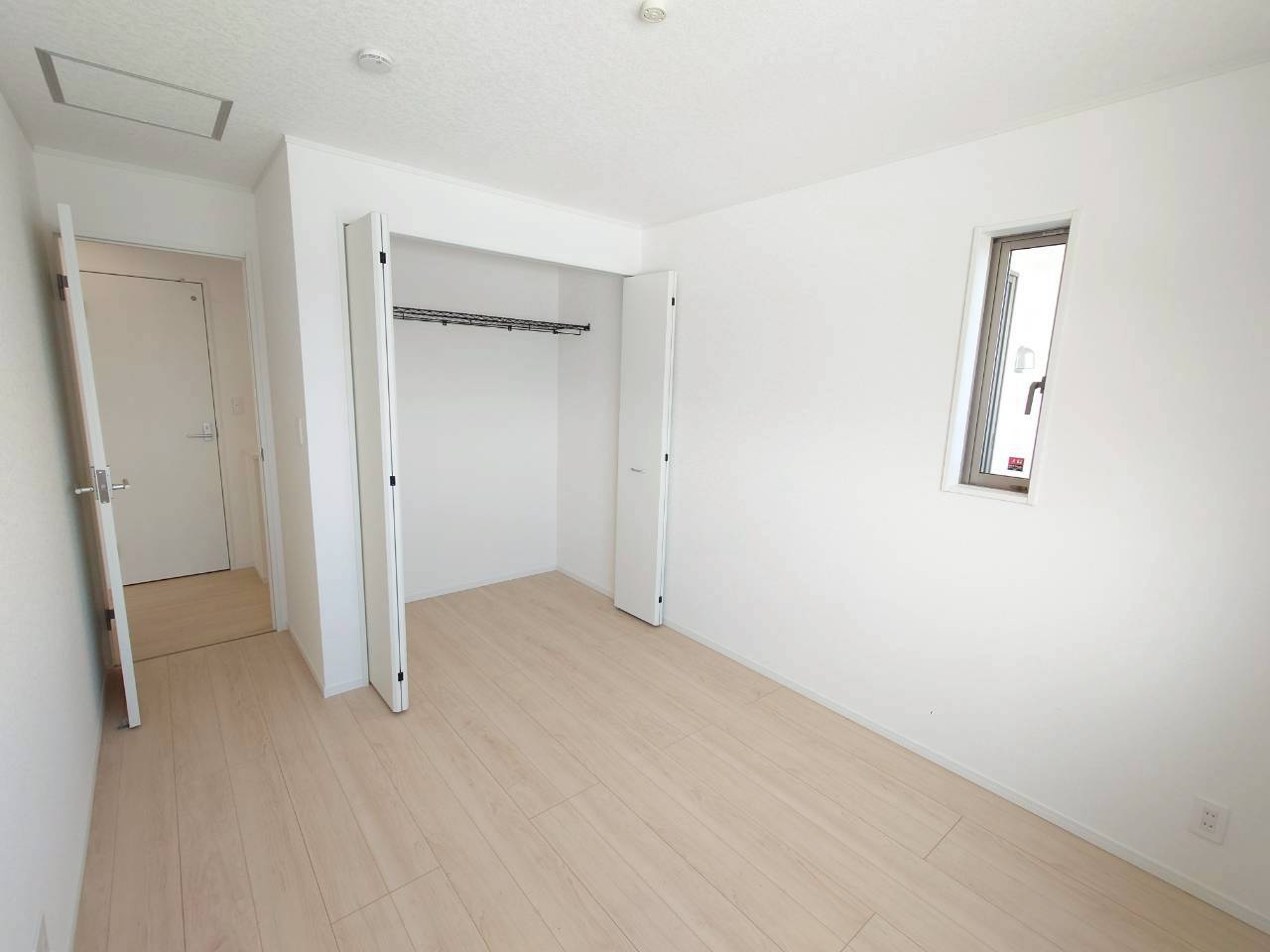 ♥♥うるま市与那城屋慶名第6-2号棟（全4棟）の居間・リビング|おしゃれな居間です