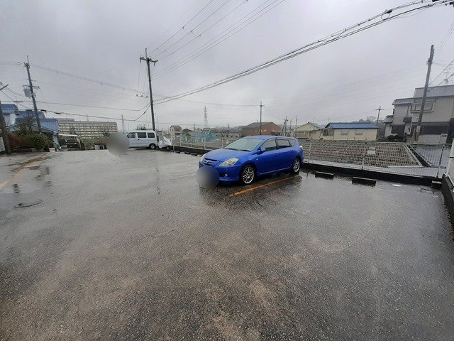 光ハイツ・杉本の駐車場