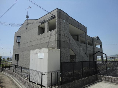 【外観】 | エルフガーデン | 外観写真（昼）