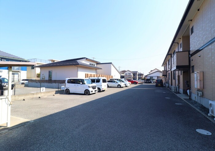 ルピナス21　B棟の駐車場