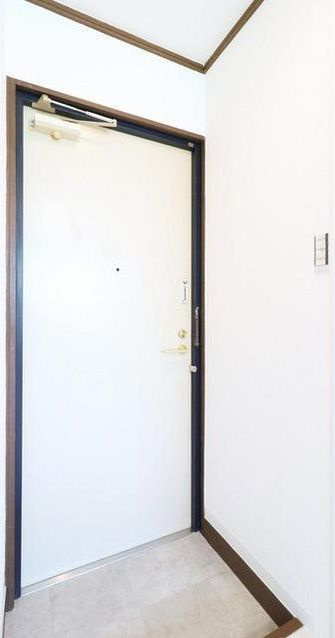 メゾンアルベールの玄関