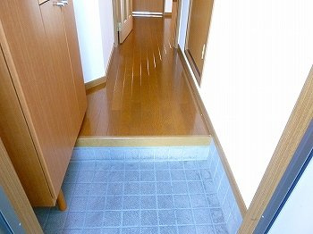 ル・クプル　プラースⅡの玄関