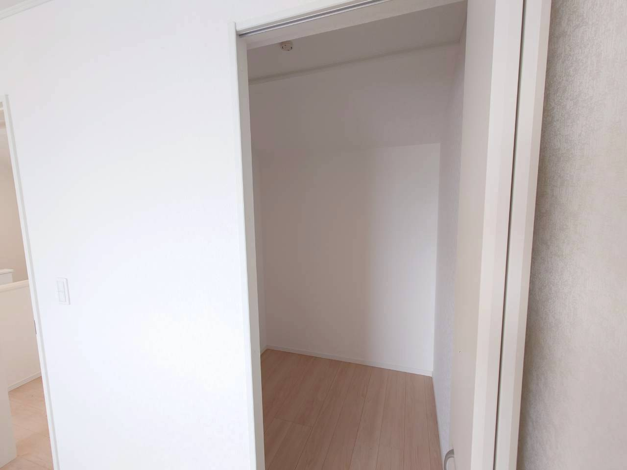 ♥♥うるま市与那城屋慶名第6-3号棟（全4棟）の収納|ちょっとした収納スペースも充実しています