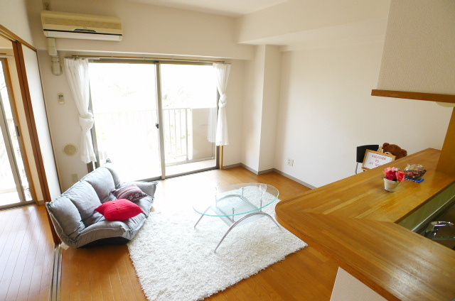 ＳＡＫＵＲＡ　ＡＶＥＮＵＥの居間・リビング|同タイプ居室