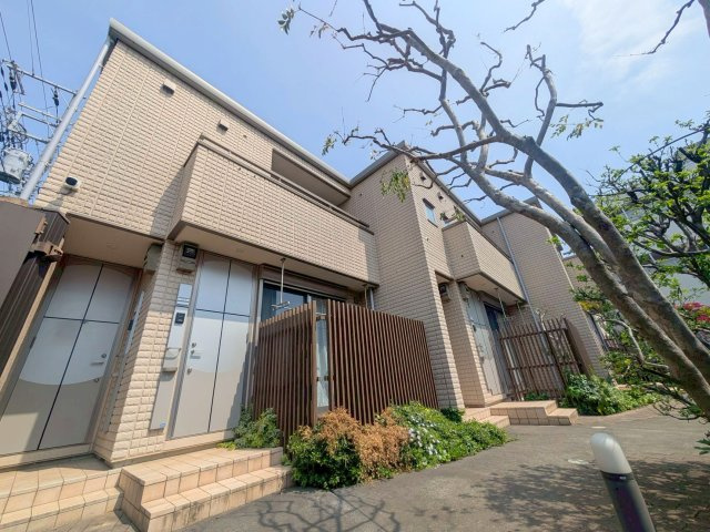 ラシュレ三鷹の外観