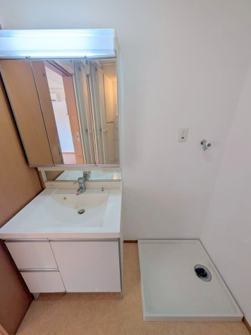 ラシュレ三鷹の洗面所