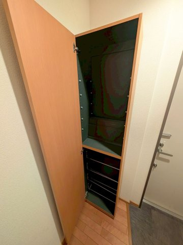 ラシュレ三鷹の玄関