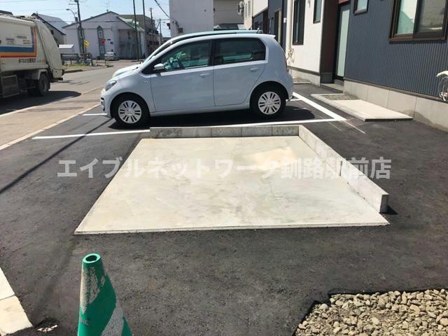 アン・エルム5の駐車場