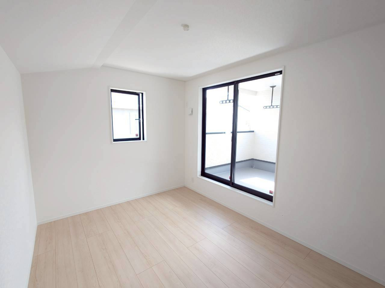 ♥♥うるま市与那城屋慶名第6-4号棟（全4棟）の洋室|スタンダードな洋室です