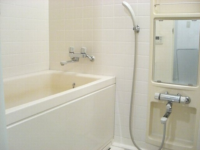 朝日パリオ戸田中町弐番館の浴室