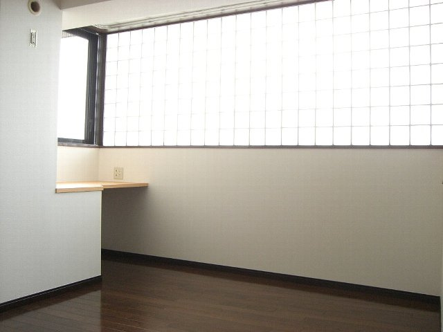 朝日パリオ戸田中町弐番館の洋室