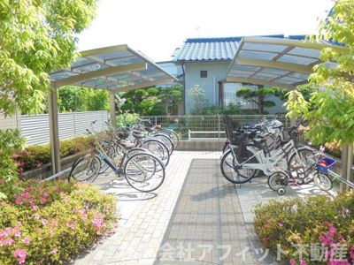 【その他共用部分】 | グランマスト多治米　B棟 | 屋根付き駐輪場