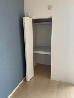 【その他】 | グランマスト多治米　B棟 | 洋室6.9帖の収納