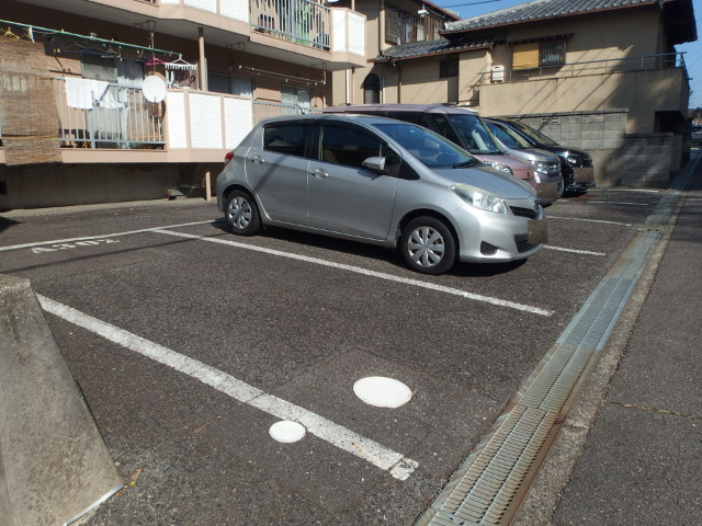 エクセレントハイツＡの駐車場