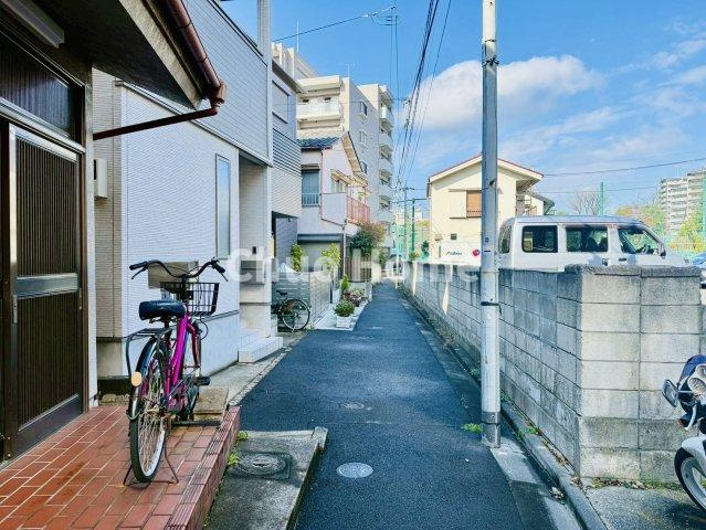 江東区亀戸7丁目中古住宅の前面道路含む現地写真|全面道路