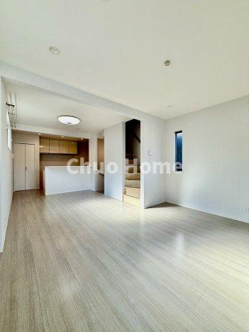 江東区亀戸7丁目中古住宅の居間・リビング|居間リビング